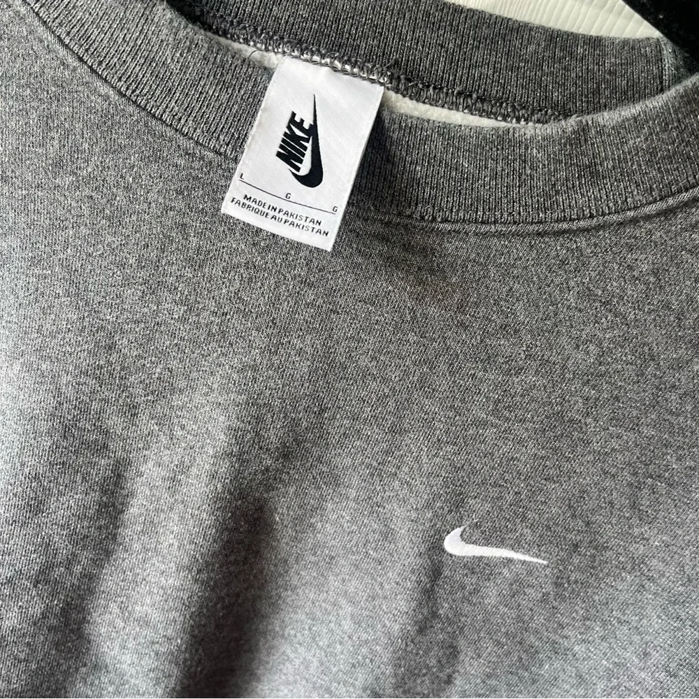 Nike NikeLab NRG Solo Swoosh Washed Crewneck Sweatshirt CZ5353-071 Size L Grey